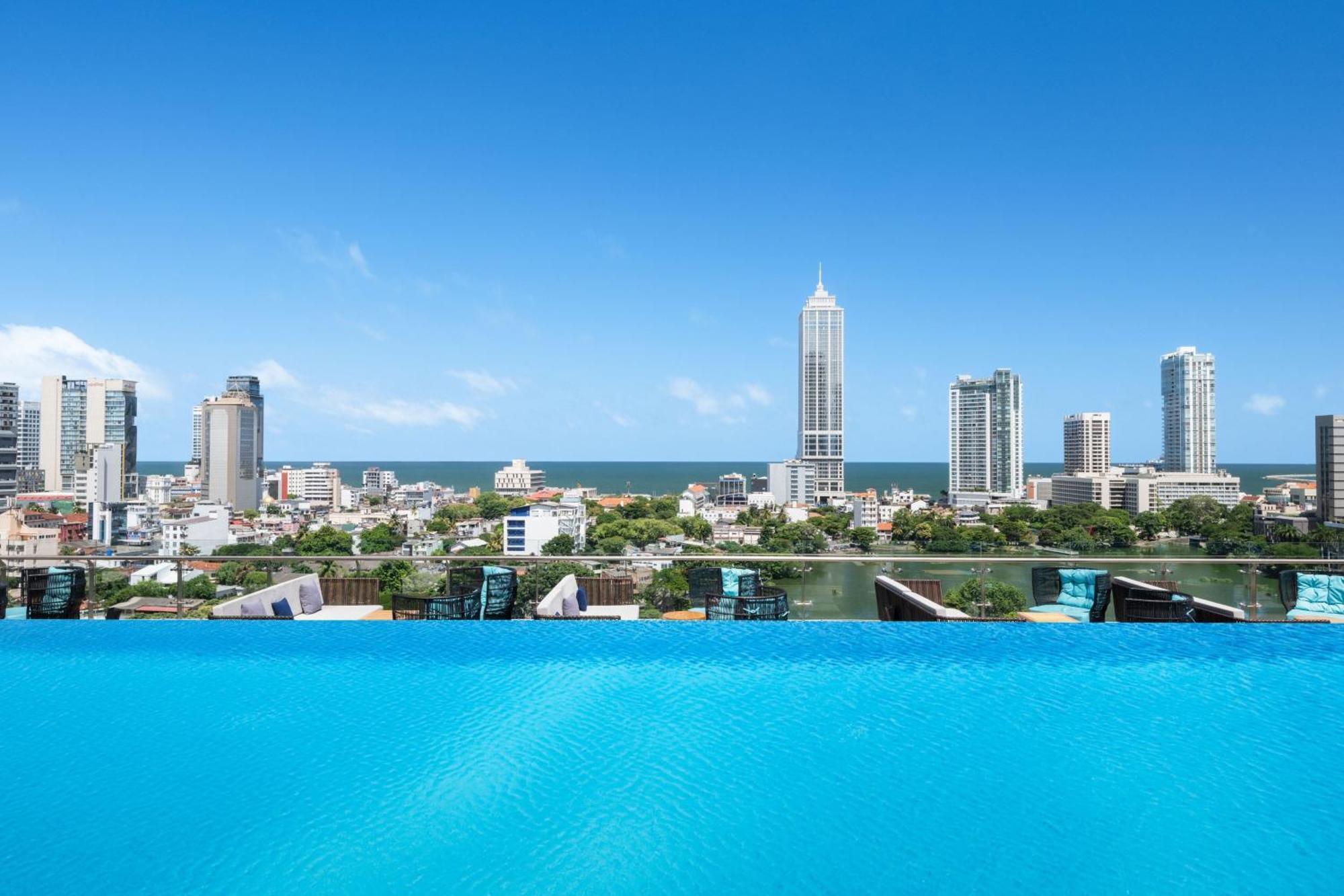 Courtyard By Marriott Colombo Hotel Exterior foto